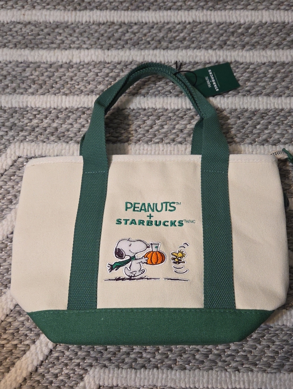 LAST ONE-Starbucks x Peanuts Cream & Green Canvas Messenger Tote